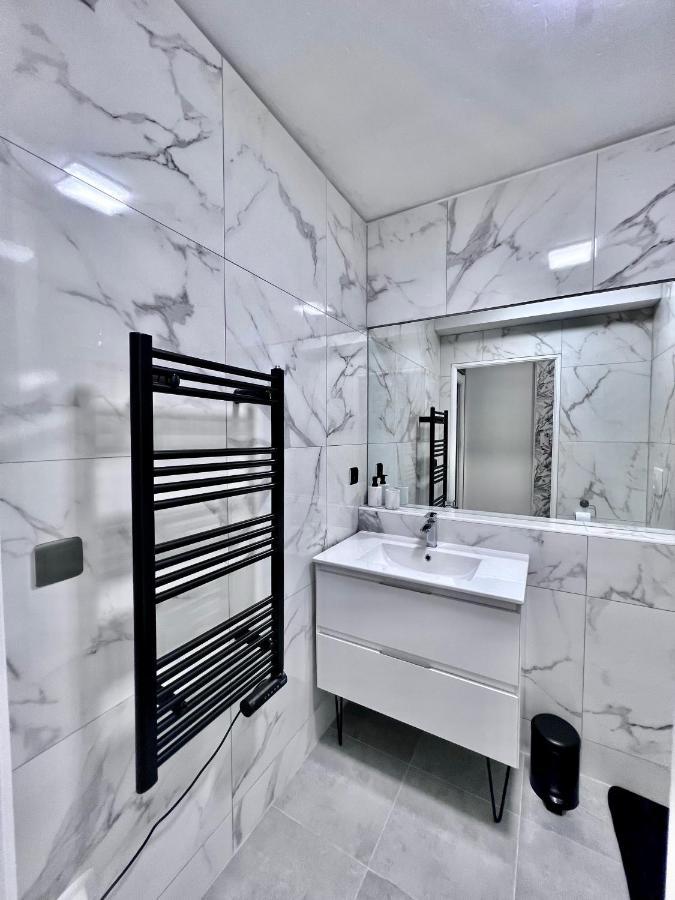 Studio Le Floreale Palace Мантон Екстер'єр фото